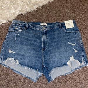NWT Abercrombie & Fitch 4" Mom Short High Rise Curve Love Size 36 Size 22